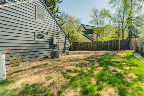 623 Raymond St, Bismarck, ND 58501 photo 65