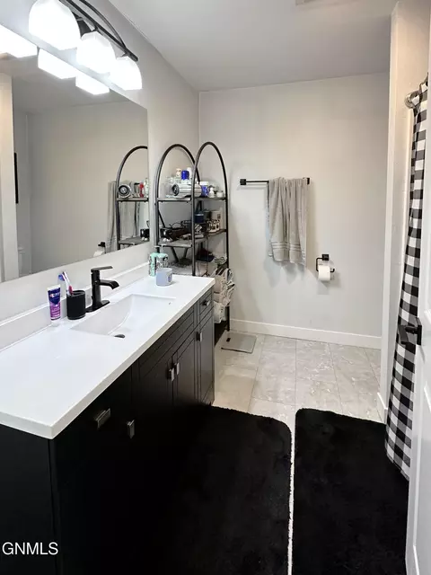 Bath - 1310 1st Ave W, Williston, ND 58801 photo 1 of 2