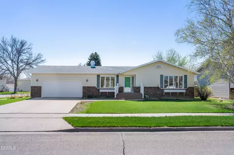 401 Reno Ave, Bismarck, ND 58504
