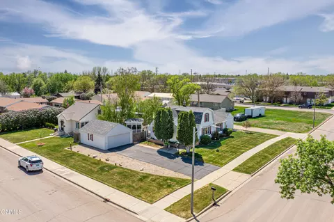 12 20th St E, Williston, ND 58801 photo 4