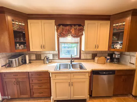 12 20th St E, Williston, ND 58801 photo 23