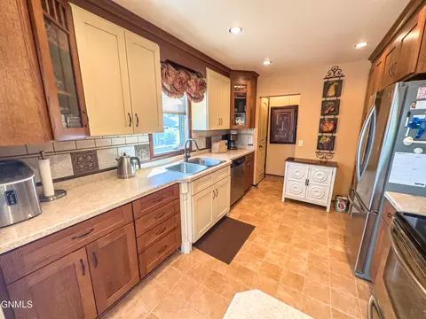 12 20th St E, Williston, ND 58801 photo 22