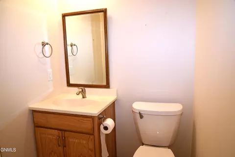 630 Calgary Ave E, Bismarck, ND 58503 photo 32