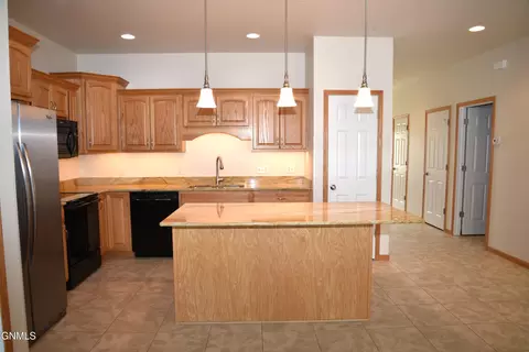 630 Calgary Ave E, Bismarck, ND 58503 photo 15