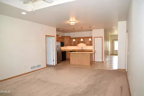 630 Calgary Ave E, Bismarck, ND 58503 photo 25
