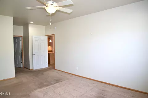 630 Calgary Ave E, Bismarck, ND 58503 photo 19