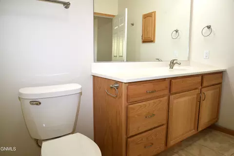 630 Calgary Ave E, Bismarck, ND 58503 photo 22