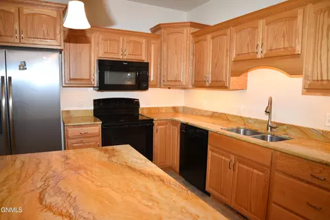 630 Calgary Ave E, Bismarck, ND 58503 photo 10