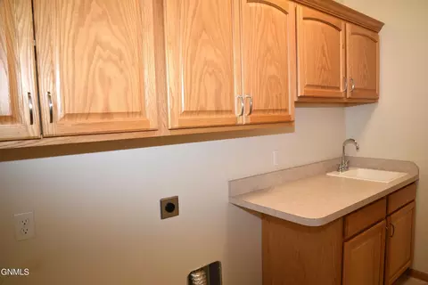 630 Calgary Ave E, Bismarck, ND 58503 photo 36