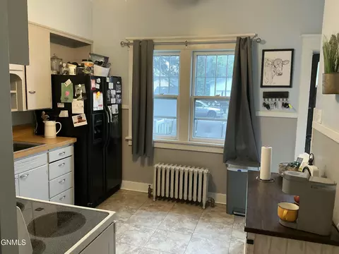 Kitchen - 208 9th Ave SW, Mandan, ND 58554 photo 2 of 2