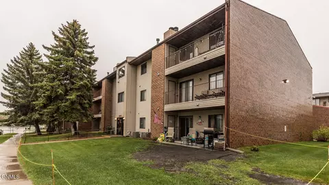 2910 Ontario Ln #10, Bismarck, ND 58503