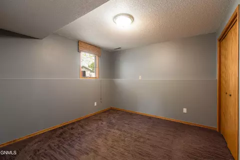 2953 Warwick Loop, Bismarck, ND 58504 photo 17