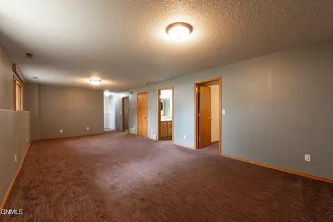 2953 Warwick Loop, Bismarck, ND 58504 photo 18