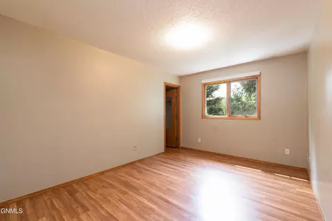 2953 Warwick Loop, Bismarck, ND 58504 photo 13