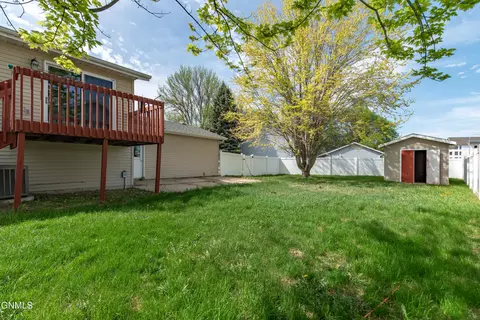 2953 Warwick Loop, Bismarck, ND 58504 photo 24