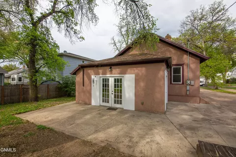827 13th St, Bismarck, ND 58501 photo 30