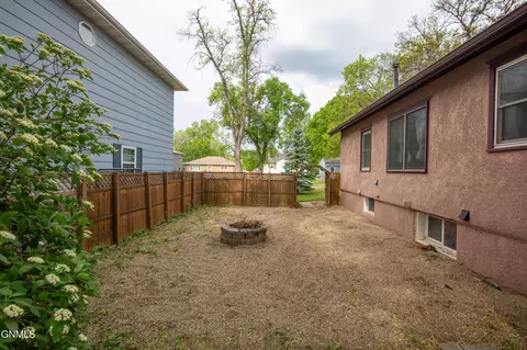 827 13th St, Bismarck, ND 58501 photo 40