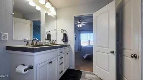 1325 Eagles View Ln, Bismarck, ND 58503 photo 23