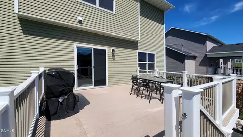 1325 Eagles View Ln, Bismarck, ND 58503 photo 46
