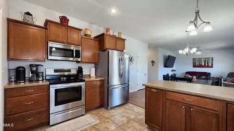 1325 Eagles View Ln, Bismarck, ND 58503 photo 11