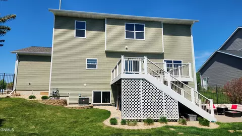 1325 Eagles View Ln, Bismarck, ND 58503 photo 43