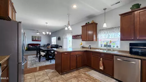 1325 Eagles View Ln, Bismarck, ND 58503 photo 12
