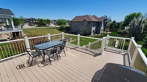 1325 Eagles View Ln, Bismarck, ND 58503 photo 3