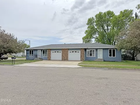 20172019 Harmon Ave, Bismarck, ND 58501
