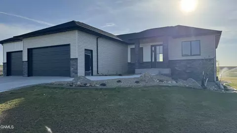 3715 Steel St, Bismarck, ND 58503