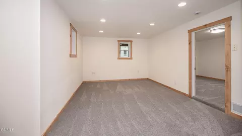 1814 E Avenue B, Bismarck, ND 58501 photo 16