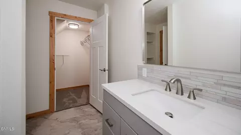 1814 E Avenue B, Bismarck, ND 58501 photo 22
