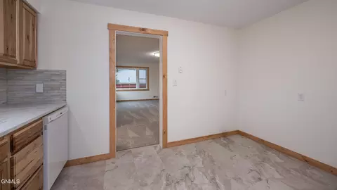 1814 E Avenue B, Bismarck, ND 58501 photo 7