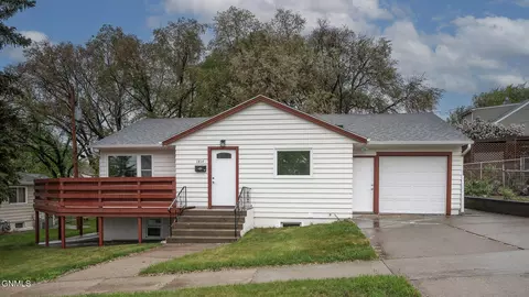 1814 E Avenue B, Bismarck, ND 58501