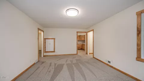 1814 E Avenue B, Bismarck, ND 58501 photo 3