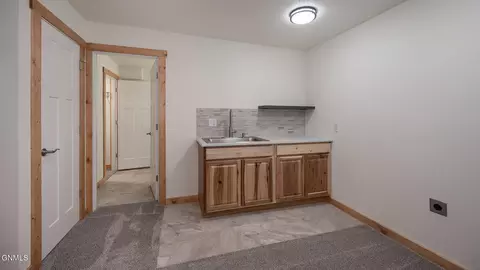 1814 E Avenue B, Bismarck, ND 58501 photo 18