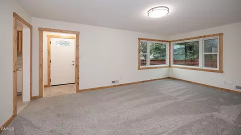 1814 E Avenue B, Bismarck, ND 58501 photo 4
