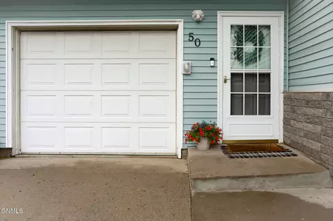 50 Custer Dr, Lincoln, ND 58504 photo 3