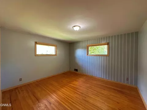 Bedroom - 912 Summit Blvd, Bismarck, ND 58504 photo 2 of 4