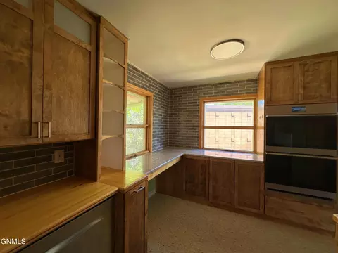 Kitchen - 912 Summit Blvd, Bismarck, ND 58504 photo 4 of 8