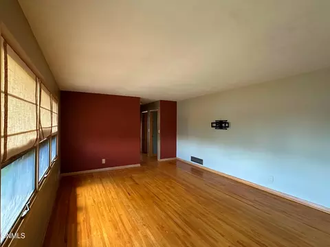 Living - 912 Summit Blvd, Bismarck, ND 58504 photo 2 of 3