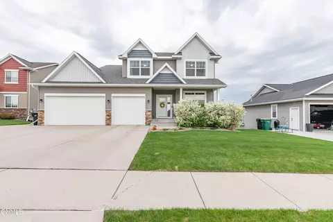 2715 Calgary Ave, Bismarck, ND 58503
