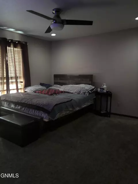 Bedroom - 2414 15th Ave W, Williston, ND 58801 photo 5 of 5
