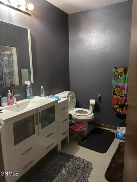 Bath - 2414 15th Ave W, Williston, ND 58801 photo 1 of 2