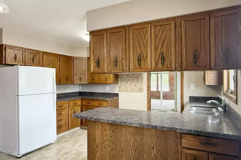 Kitchen - 618 11th St W, Williston, ND 58801 photo 6 of 9