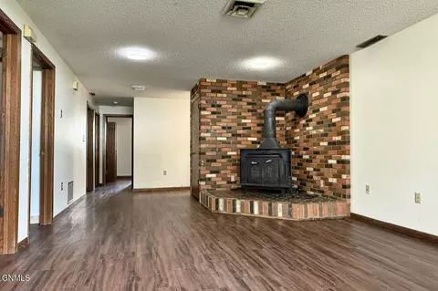Living - 618 11th St W, Williston, ND 58801 photo 4 of 4