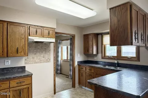 Kitchen - 618 11th St W, Williston, ND 58801 photo 3 of 9