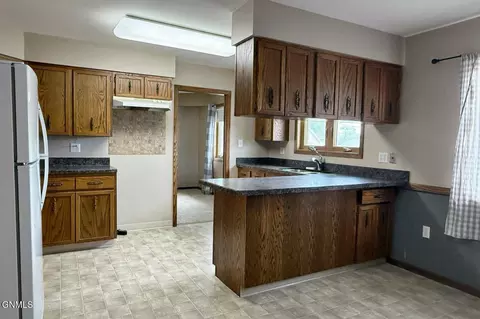Kitchen - 618 11th St W, Williston, ND 58801 photo 2 of 9