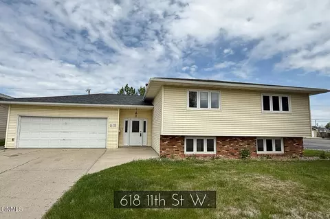 618 11th St W, Williston, ND 58801