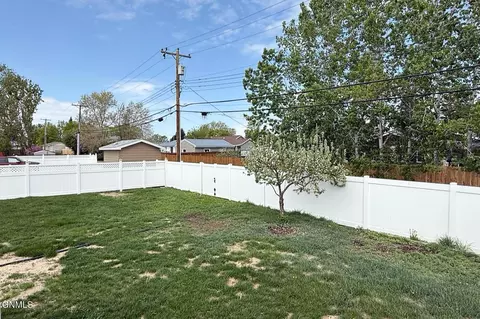 Exterior - 618 11th St W, Williston, ND 58801 photo 7 of 10
