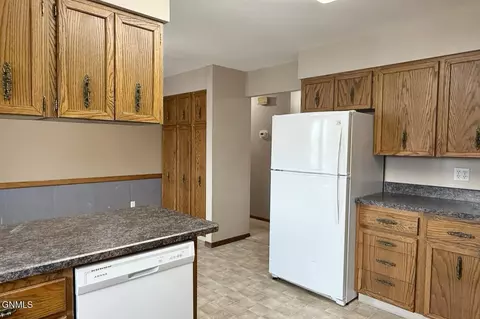 Kitchen - 618 11th St W, Williston, ND 58801 photo 8 of 9